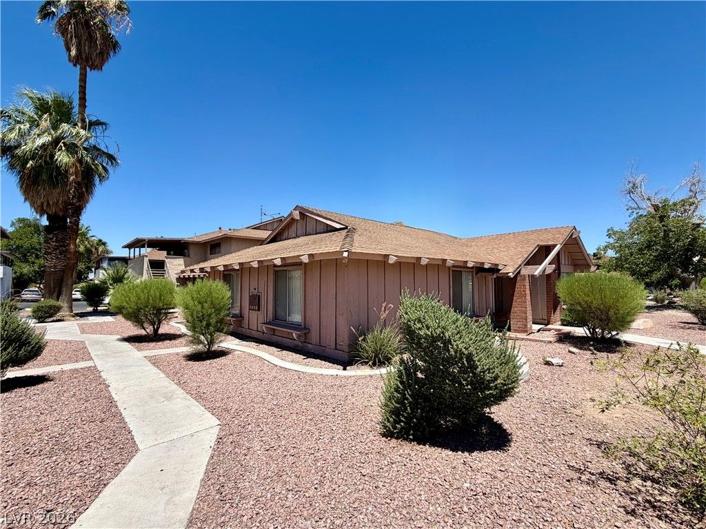 2894 Karen Avenue — photo 4