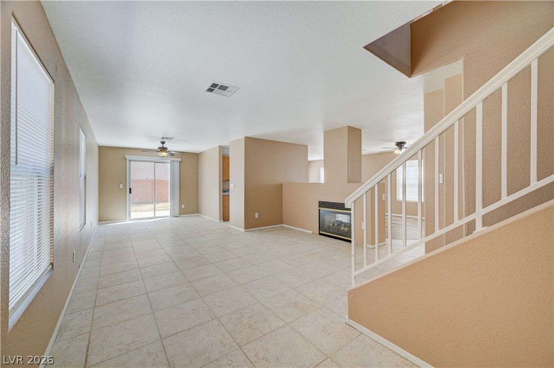 8621 Grand Pine Avenue — photo 3