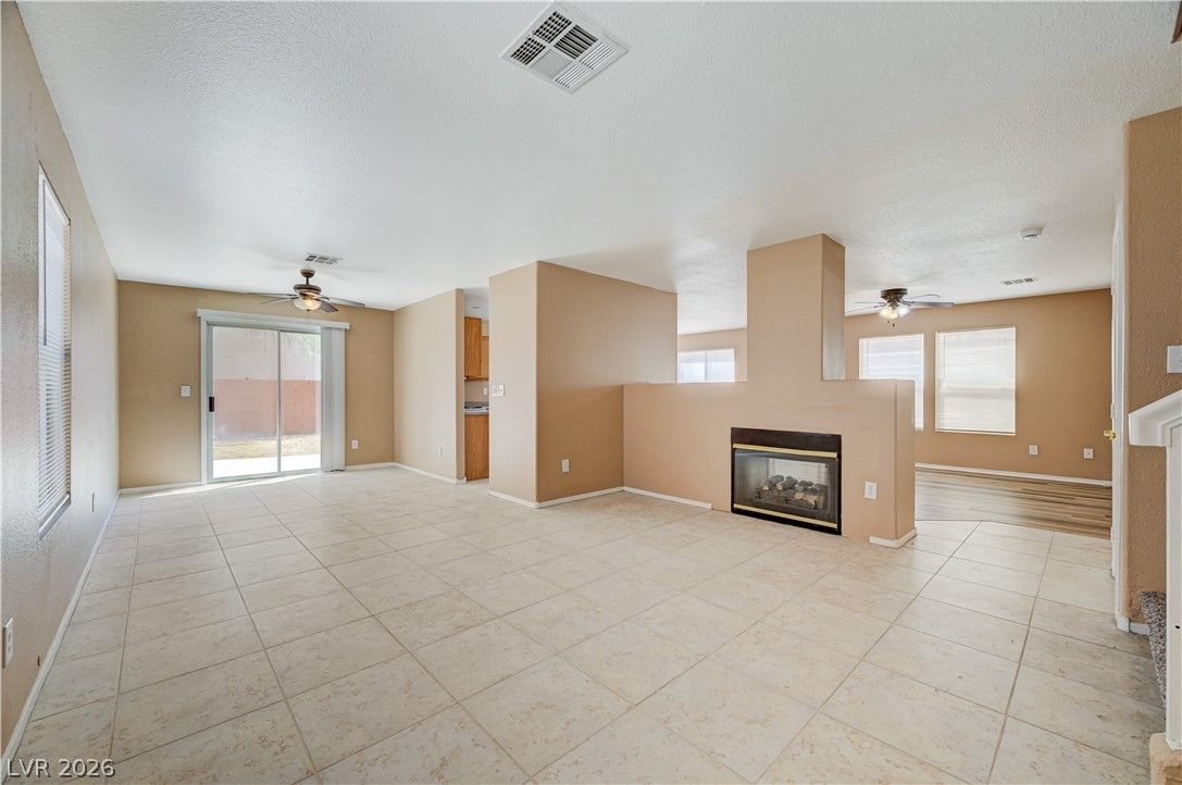 8621 Grand Pine Avenue — photo 4