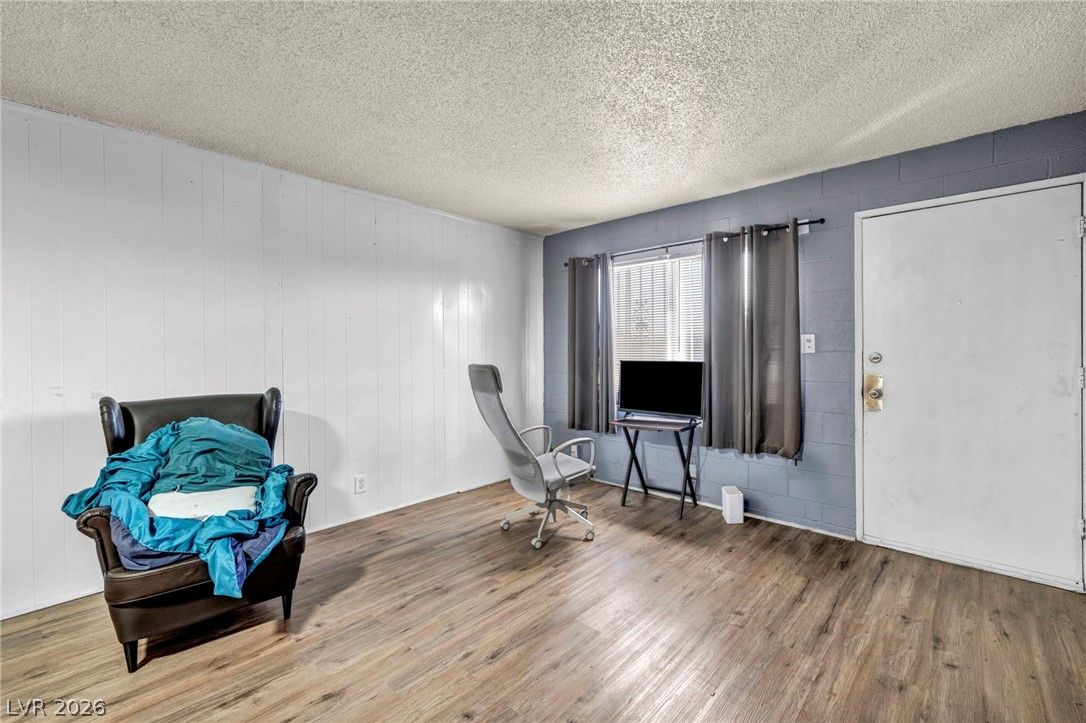 3718 Hazelwood Street 7 — photo 4