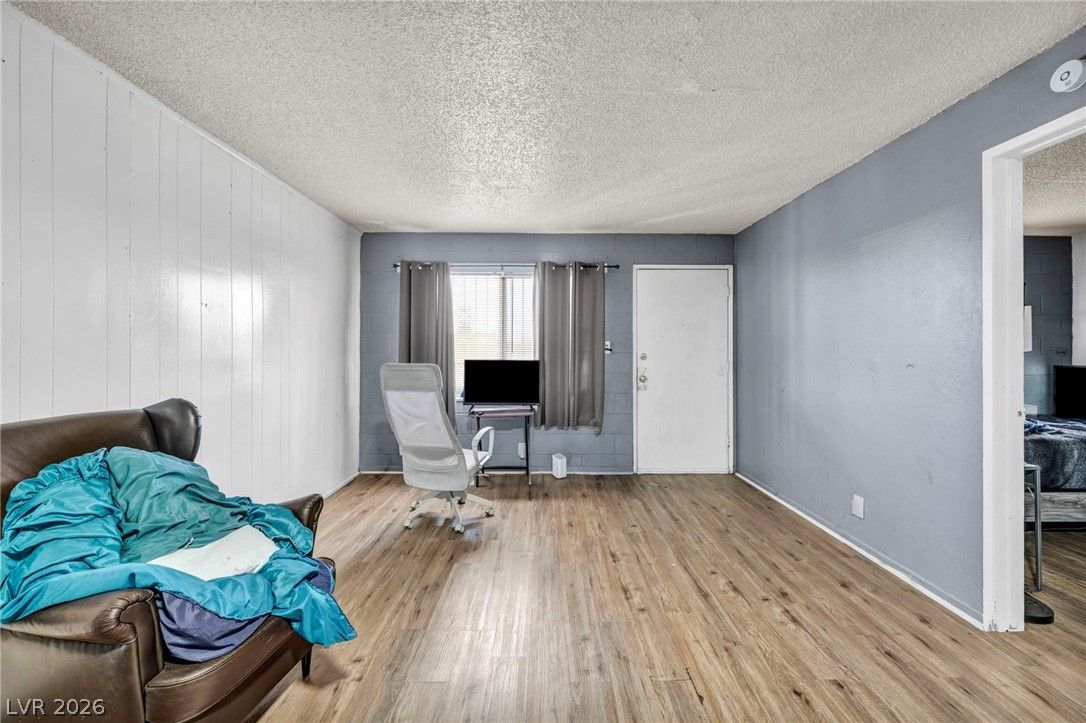 3718 Hazelwood Street 7 — photo 5