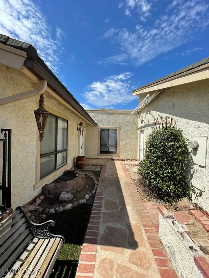 600 Woodmount Drive — photo 3