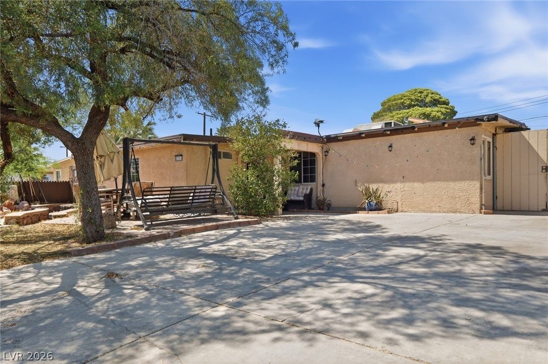 3220 Reynolds Avenue — photo 3
