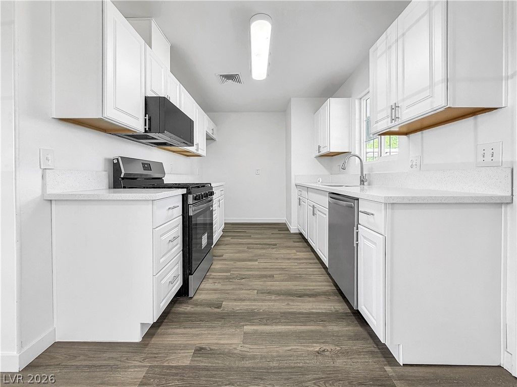 2937 Webster Street — photo 2