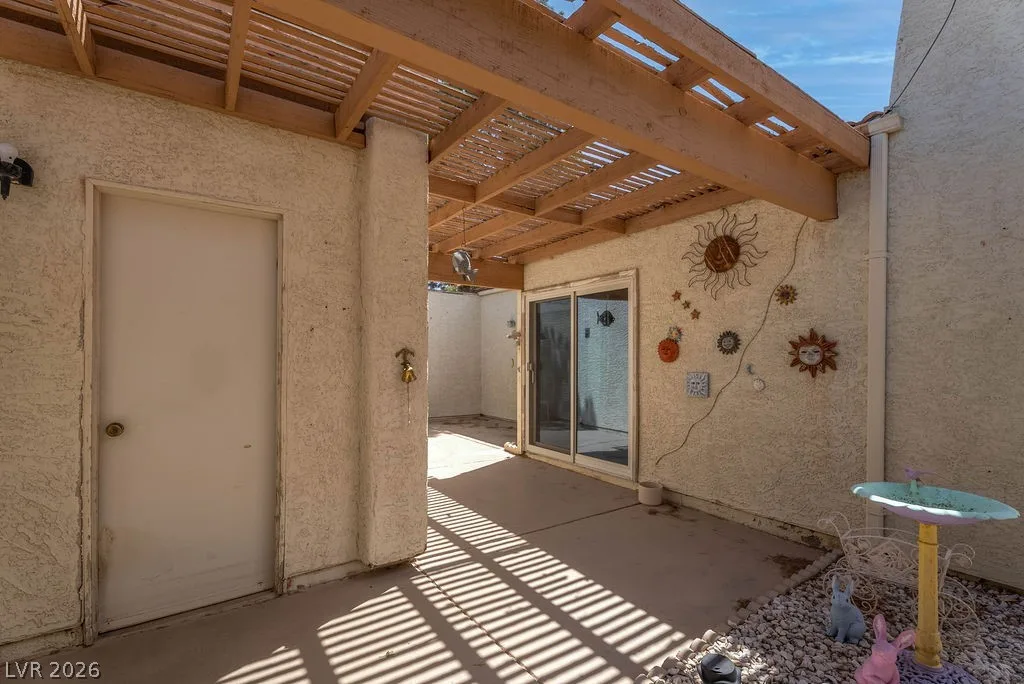 112 Kathy Court — photo 4