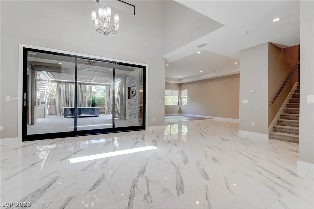 86 Pristine Glen Street — photo 2