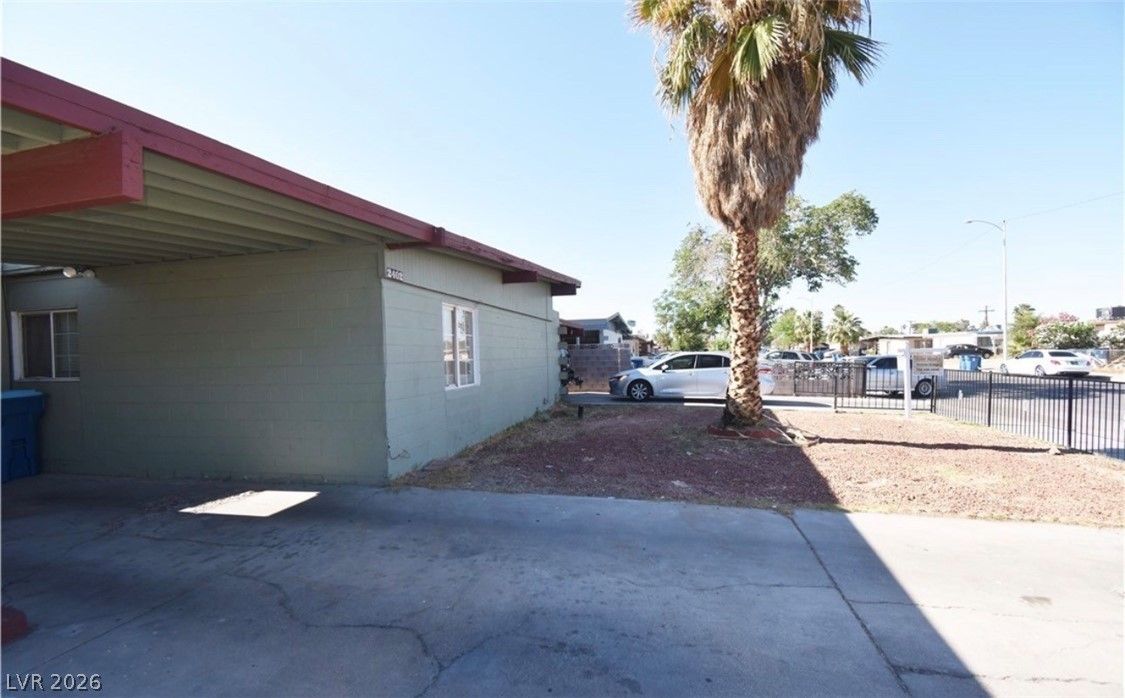 2400 Pardee Place — photo 2