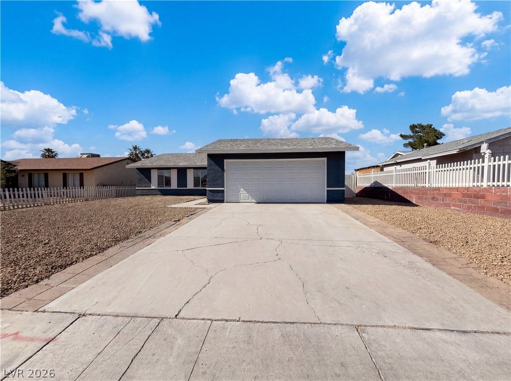 4018 Shady Oak — photo 1 of 44