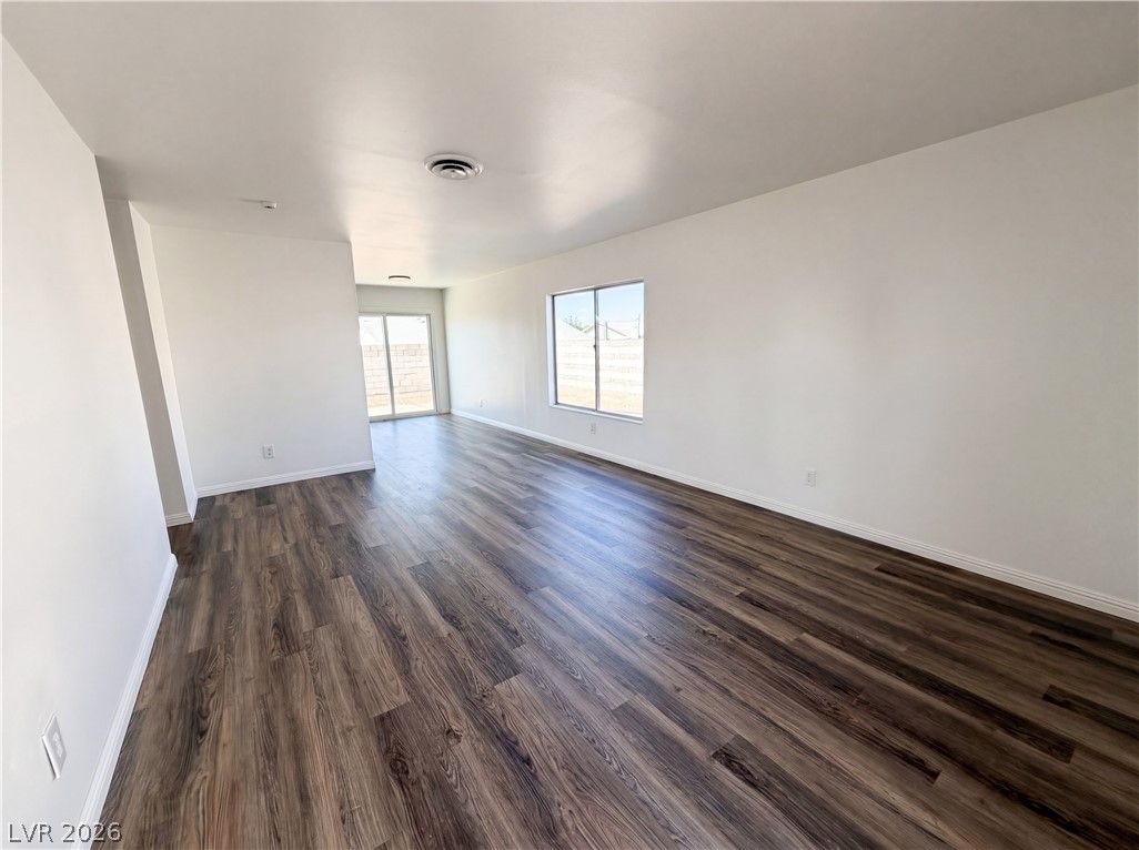 4018 Shady Oak — photo 3 of 44