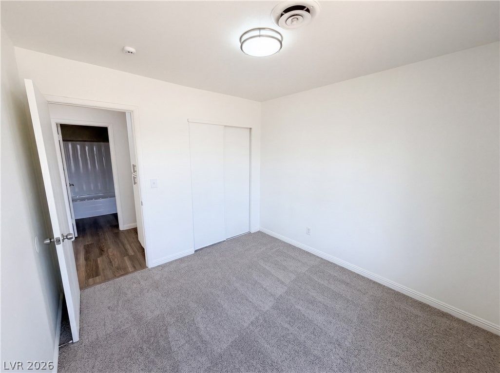 4018 Shady Oak — photo 4 of 44