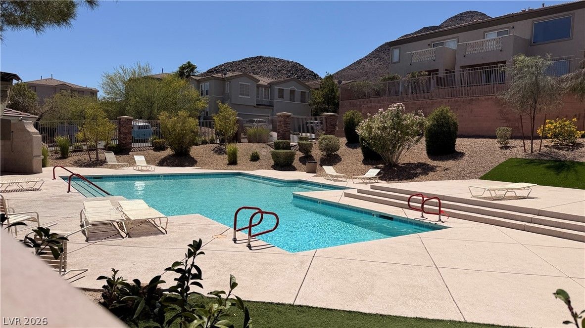754 Solitude Point Avenue — photo 2