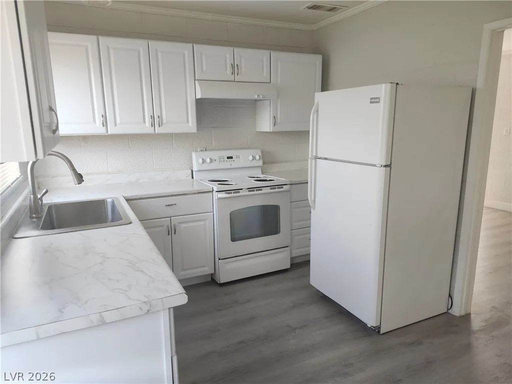 4624 Evergreen Place — photo 5