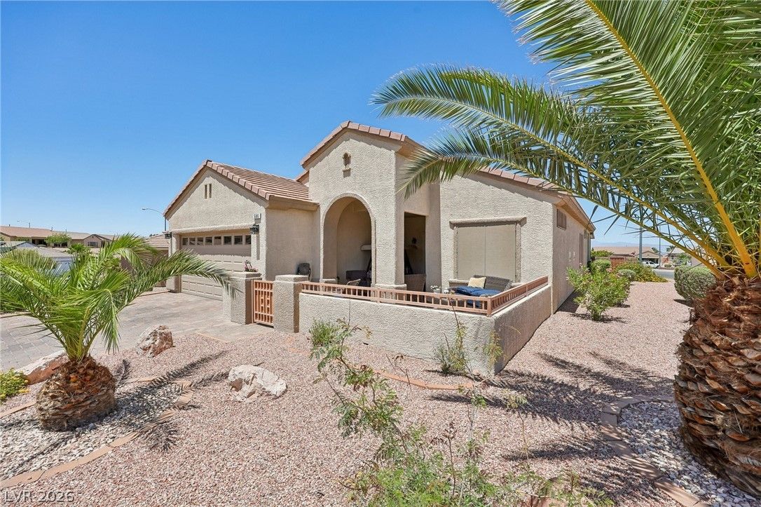 586 Cypress Gardens Place — photo 4