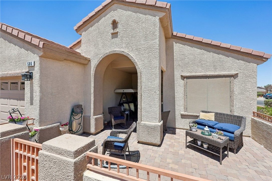 586 Cypress Gardens Place — photo 5