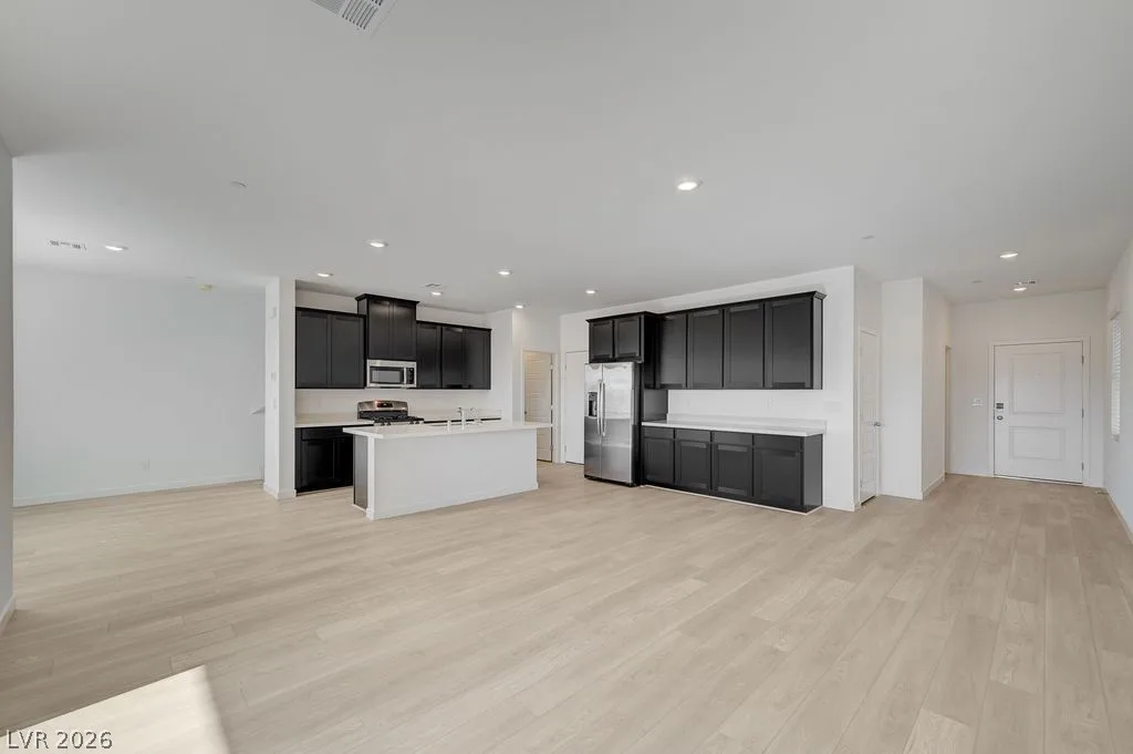 553 Preston Crest Street — photo 2