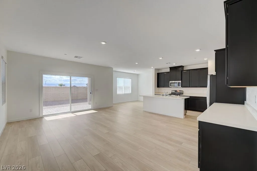 553 Preston Crest Street — photo 3