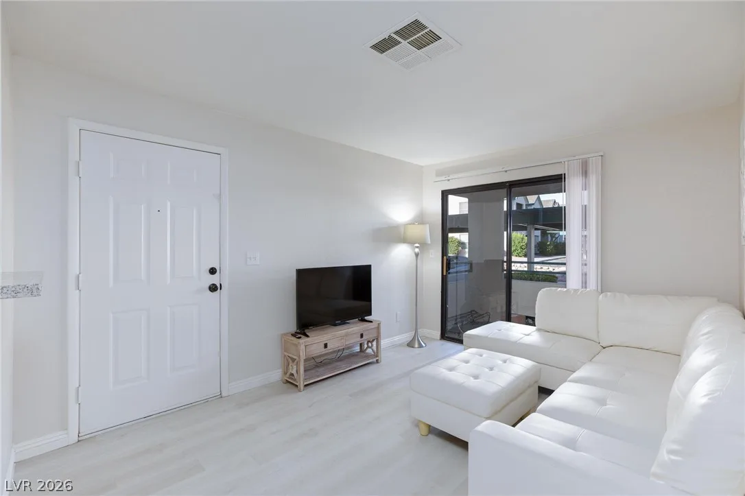 5171 Lindell Road 103 — photo 5