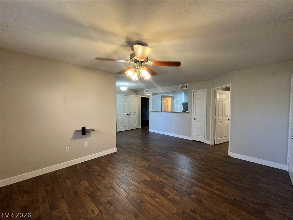 555 East Silverado Ranch Boulevard 1089 — photo 4