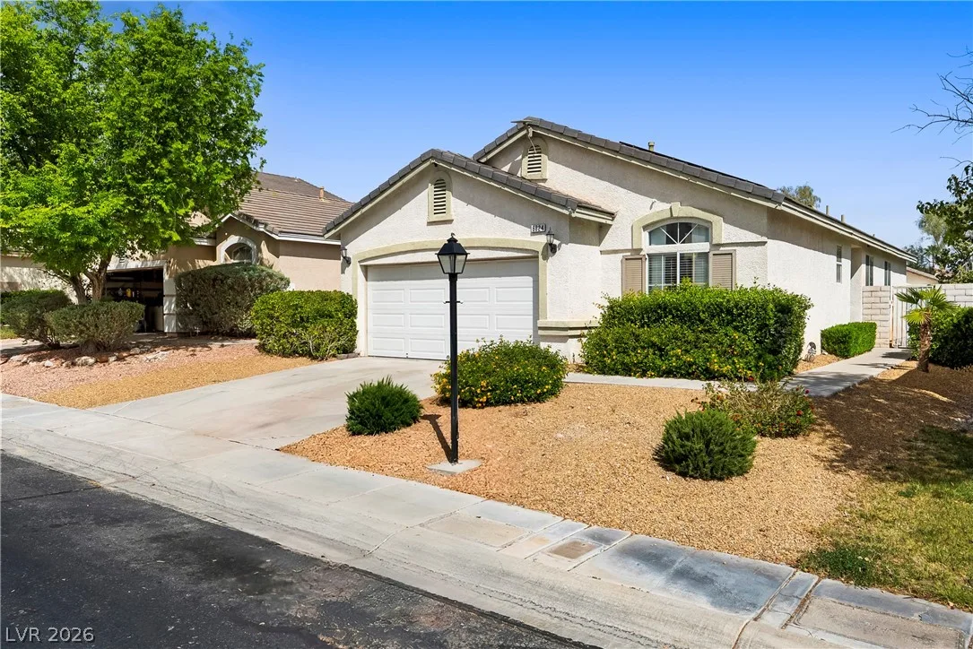 8824 Iron Hitch Avenue — photo 3