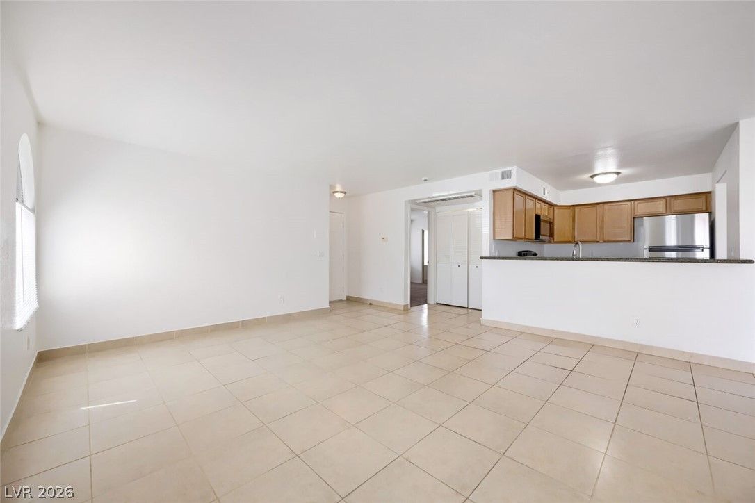 9325 West Desert Inn Road 177 — photo 4