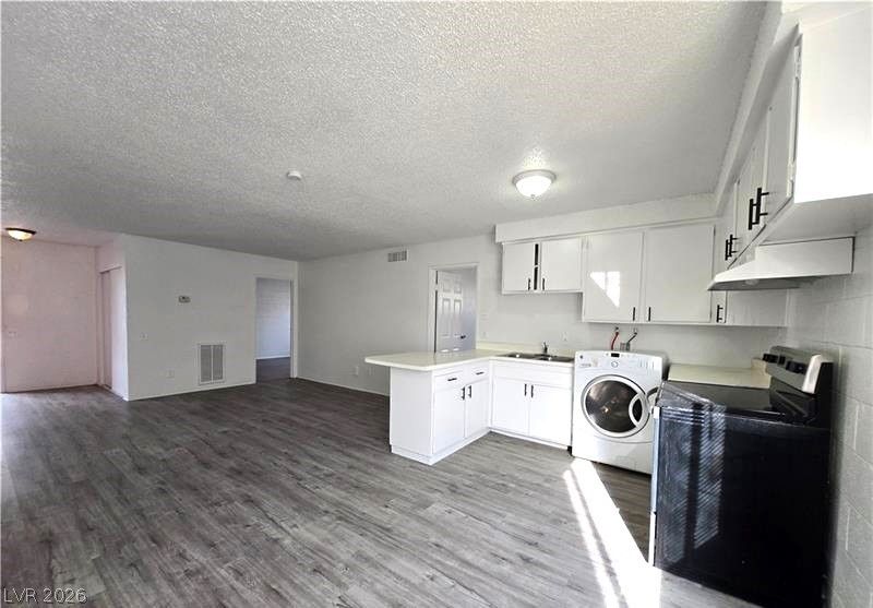 2937 Stewart Avenue — photo 4