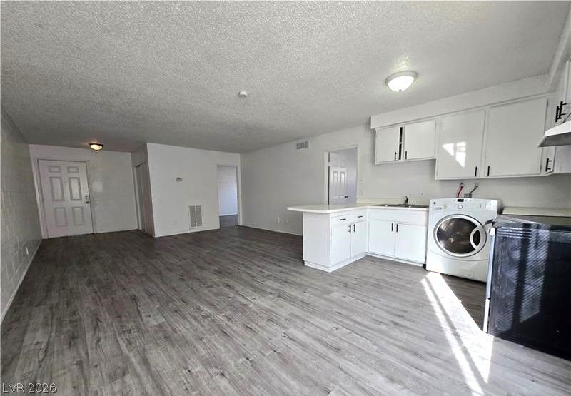 2937 Stewart Avenue — photo 5