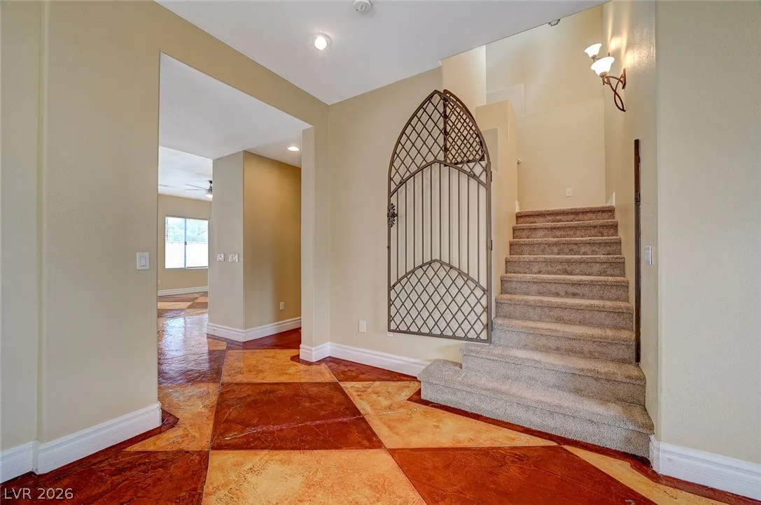 9462 Castillana Court — photo 3