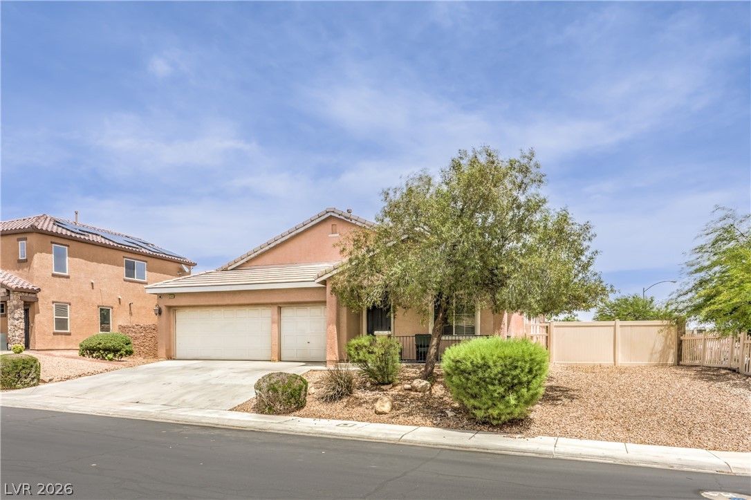 4308 Brazil Palm Court — photo 2 of 36