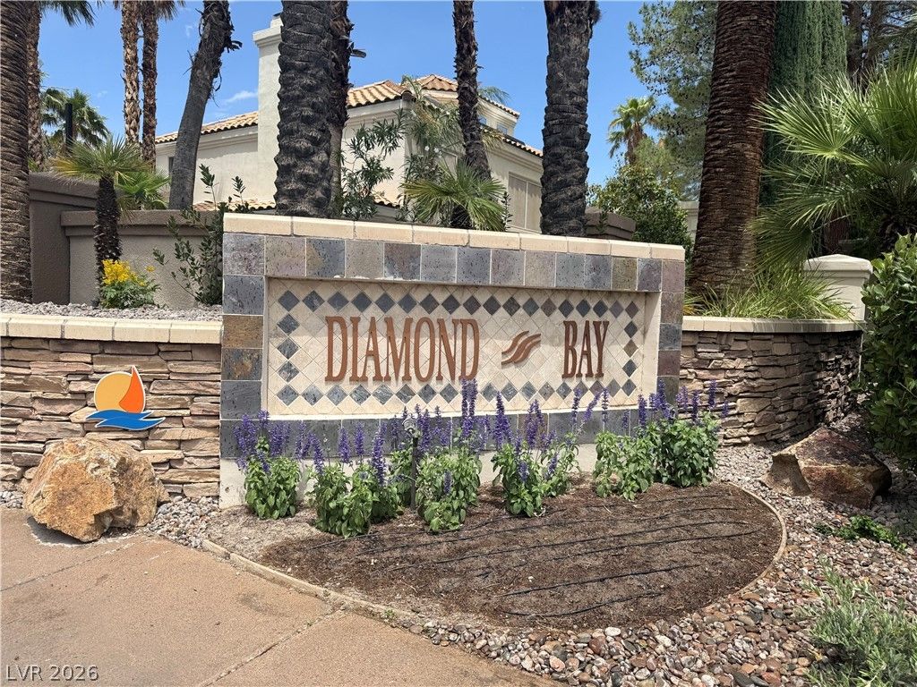 8112 Sapphire Bay Circle — photo 3 of 34