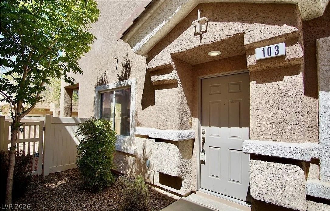 1160 Volcanic Garden Court 103 — photo 2