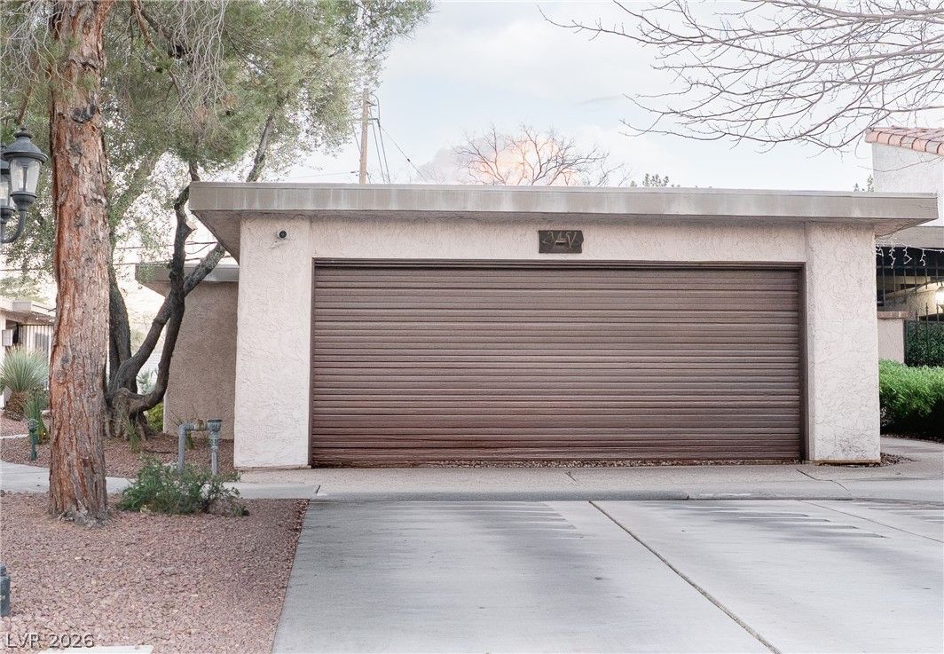 2451 Domingo Street — photo 2