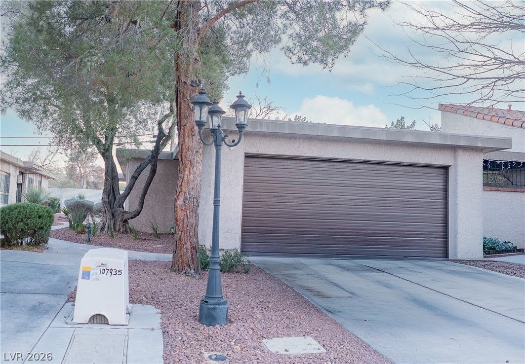 2451 Domingo Street — photo 3