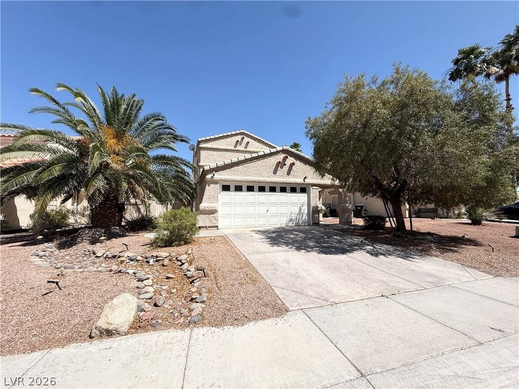 2066 Waverly Circle — photo 1