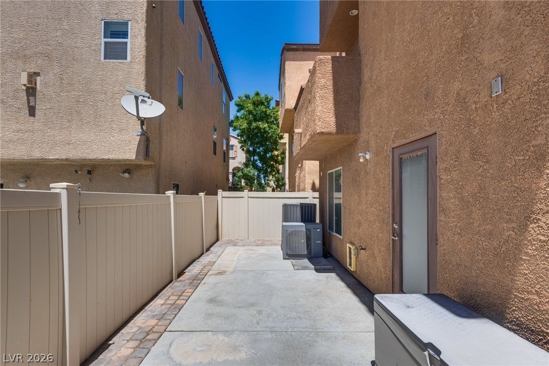 10817 Holmfield Street — photo 5