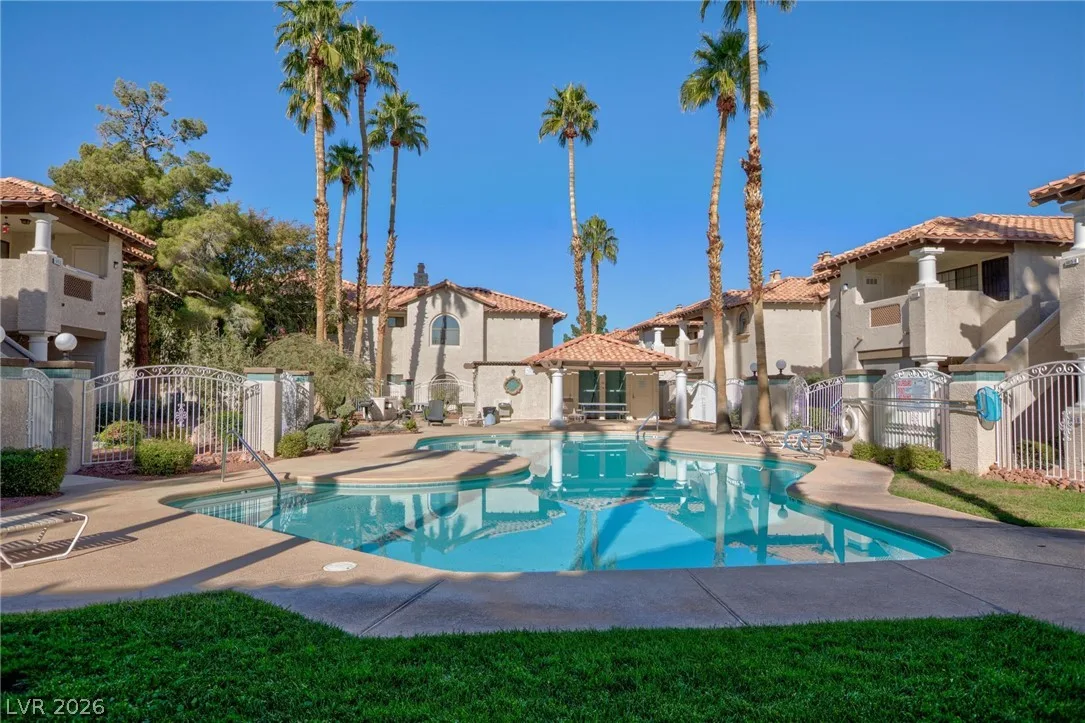 1409 Santa Margarita Street G — photo 2