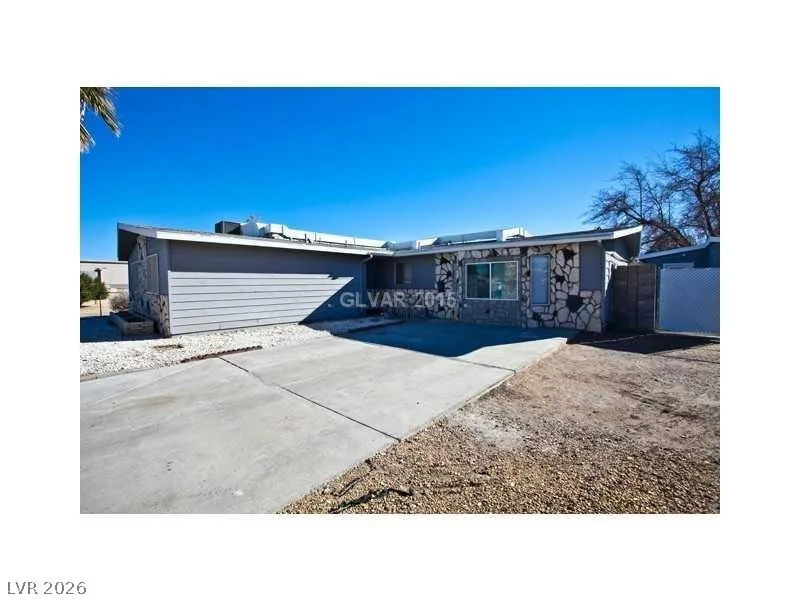 6905 Vivian Circle — photo 2 of 3