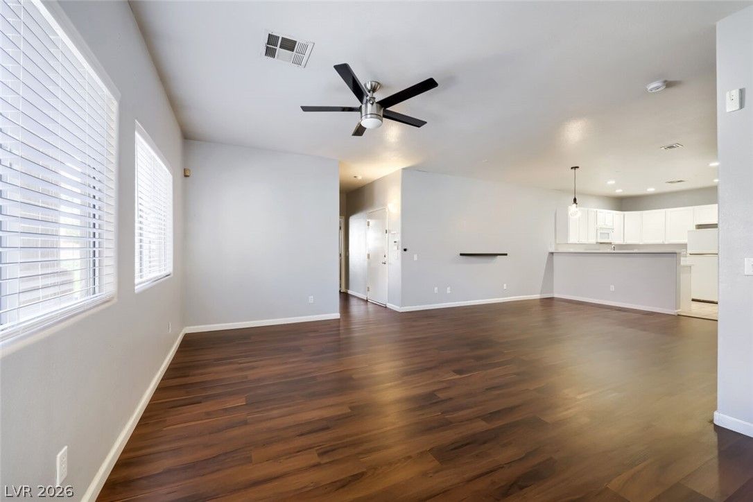 7450 South Eastern Avenue 1063 — photo 4 of 22