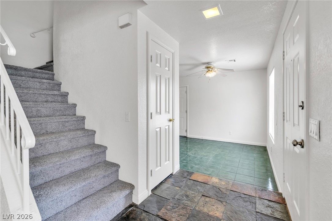536 Dutchman Avenue — photo 3 of 28
