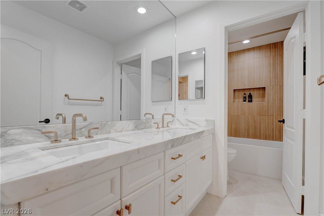 8584 Myrtle Flag Avenue — photo 4