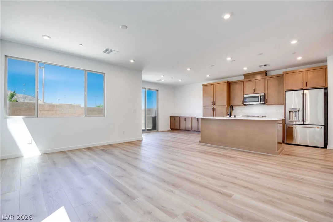 11952 Angle Cliff Avenue — photo 3 of 18