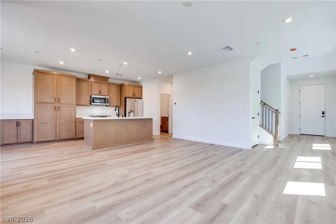 11952 Angle Cliff Avenue — photo 4 of 18