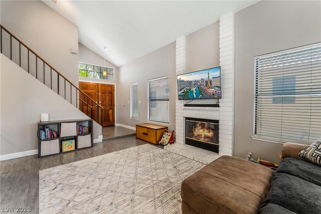 6673 Pleasant Plains Way — photo 4 of 33