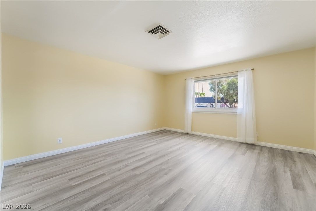 3649 Maria Street — photo 2