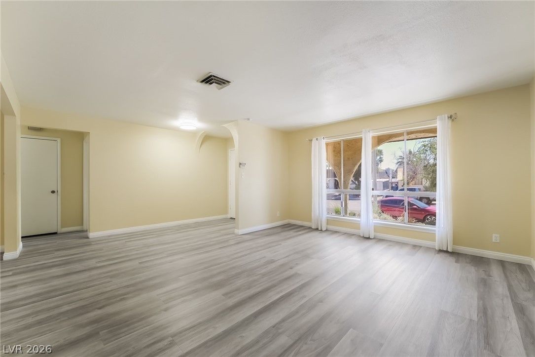 3649 Maria Street — photo 3