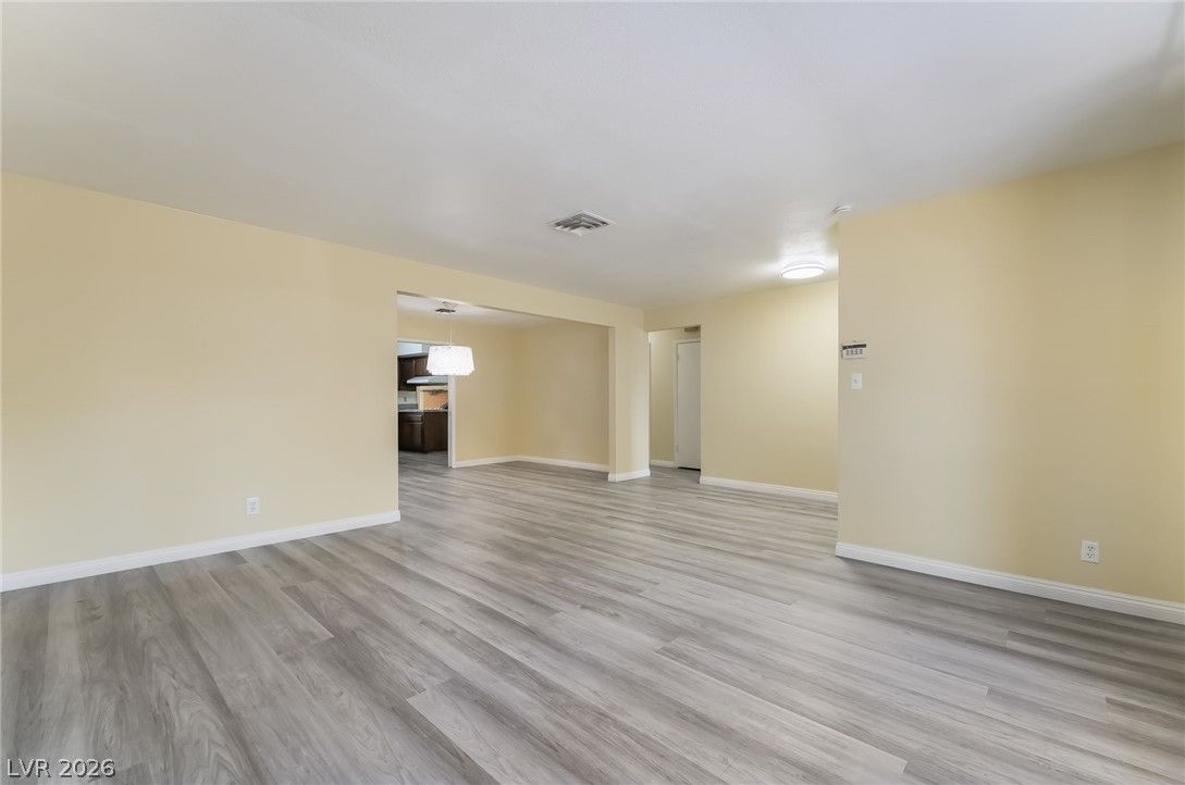 3649 Maria Street — photo 4