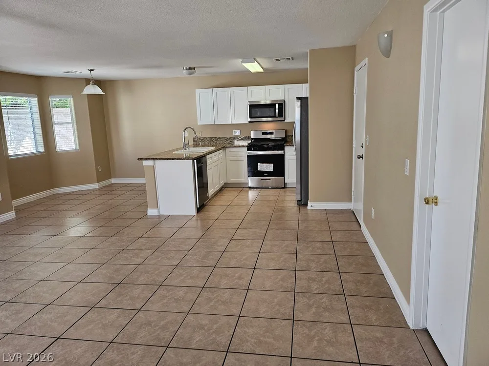 6164 DAISY LEE Avenue 1050 — photo 2