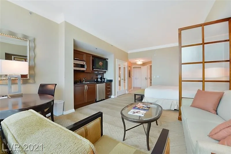 135 East Harmon Avenue 2816 — photo 3