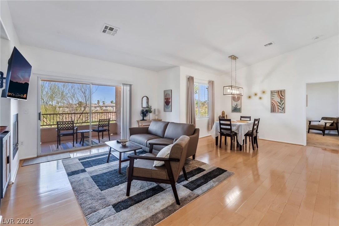 904 Duckhorn Court 204 — photo 4
