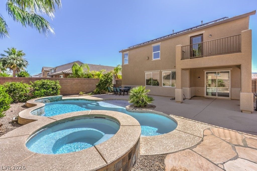8132 Pink Desert Street — photo 2