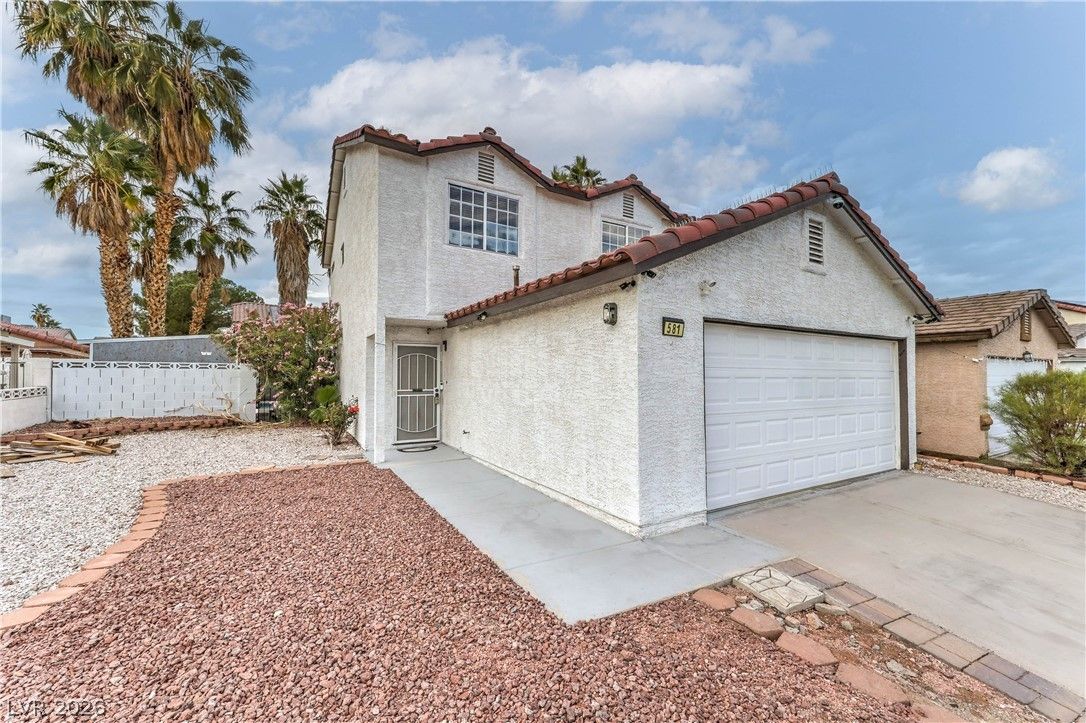 581 Carleton Drive — photo 3